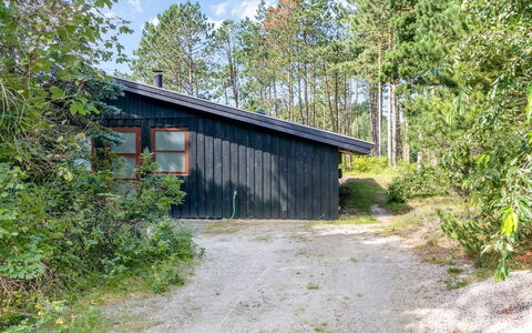 Santuzza - 3.9Km from the Sea: Herbe, Maison, Toit, Domicile, Chalet, Arbuste, Lot Terre, Zone Rurale, Ferme, Couverture De Sol
