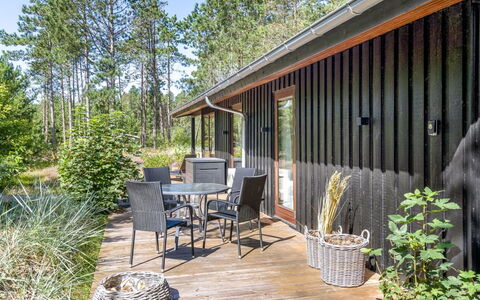 Santuzza - 3.9Km from the Sea: Herbe, Maison, Toit, Domicile, Chalet, Arbuste, Lot Terre, Zone Rurale, Ferme, Couverture De Sol