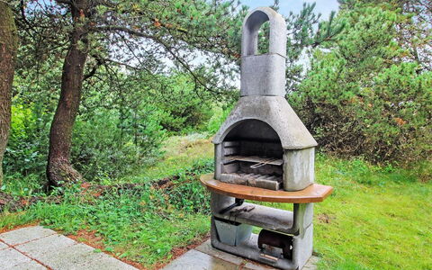 Heidie - 3.0Km from the Sea: Herbe, Maison, Toit, Domicile, Chalet, Arbuste, Lot Terre, Zone Rurale, Ferme, Couverture De Sol