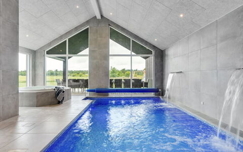 Fridel - 4Km from the Sea: Piscine, Faisceau, Daylighting, Aluminium