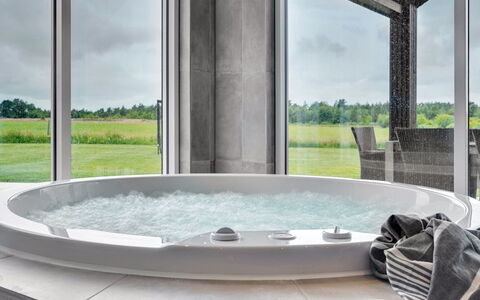 Fridel - 4Km from the Sea: Luminaire Plomberie, Baignoire, Jacuzzi, Salle De Bains