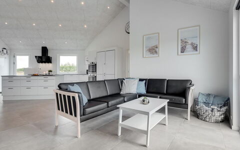 Fridel - 4Km from the Sea: Bois, Sol, Sol, Meubles, Design Intérieur, Plafond, Salon, Domicile, Canapé