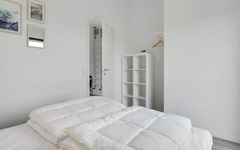 Fridel - 4Km from the Sea: Lit, Chambre, Drap De Lit, Design Intérieur, Literie, Meubles, Sol, Sol, Plafond, Linge
