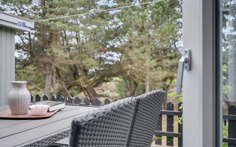 Eevke: Meubles, Design Intérieur, Chaise, Sol, Table, Recours, Sol, Plafond, Pièce, Eco Hôtel