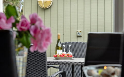 Eevke: Meubles, Design Intérieur, Chaise, Sol, Table, Recours, Sol, Plafond, Pièce, Eco Hôtel
