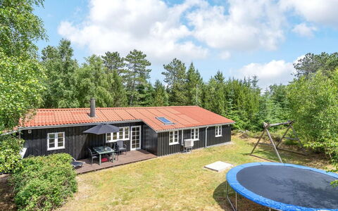 Granke - 3.8Km from the Sea: Toit, Maison, Lot Terre, Domicile, Chalet, Biens, Batiments Jardin, Ombre, Cabane En Rondins, Aménagement Paysager