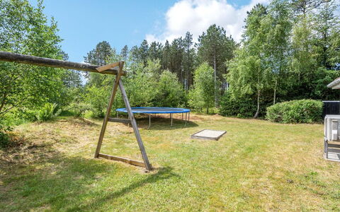 Granke - 3.8Km from the Sea: Toit, Maison, Lot Terre, Domicile, Chalet, Biens, Batiments Jardin, Ombre, Cabane En Rondins, Aménagement Paysager