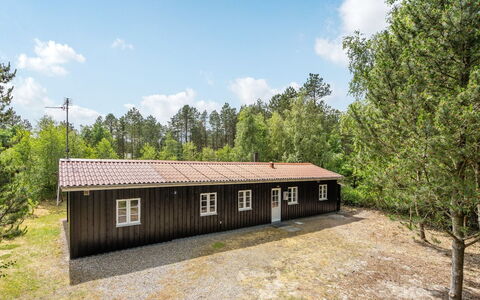 Granke - 3.8Km from the Sea: Toit, Maison, Lot Terre, Domicile, Chalet, Biens, Batiments Jardin, Ombre, Cabane En Rondins, Aménagement Paysager