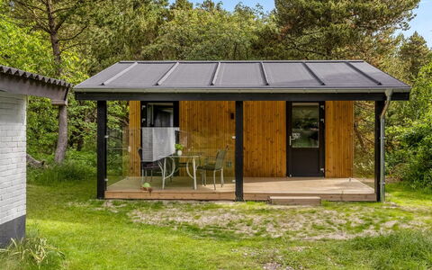 Saxi - 2.6Km from the Sea: Meubles, Design Intérieur, Chaise, Sol, Table, Recours, Sol, Plafond, Pièce, Eco Hôtel