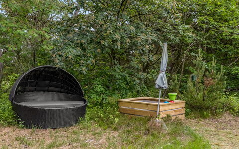 Saxi - 2.6Km from the Sea: Jardin, Pelouse, Matériau Naturel, Arrière-Cour, Osier, Mobilier De Jardin, Panier