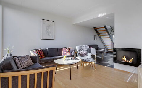 Pirkko - 100M from the Sea: Meubles, Design Intérieur, Sol, Sol, Canapé, Bois, Salon, Parquet, Plafond, Pièce