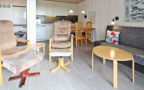 Gertruda - 2.3Km from the Sea: Meubles, Bois, Sol, Design Intérieur, Sol, Plafond, Pièce, Table, Salon, Chaise