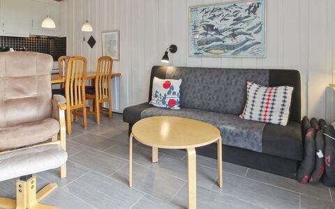 Gertruda - 2.3Km from the Sea: Meubles, Bois, Sol, Design Intérieur, Sol, Pièce, Salon, Plafond, Chaise, Table Basse
