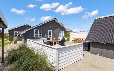 Mikka - 450M from the Sea: Toit, Lot Terre, Chalet, Domicile, Zone Rurale, Cabanon, Siding, Batiments Jardin, Cabane En Rondins, Cabane