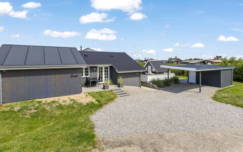 Mikka - 450M from the Sea: Toit, Lot Terre, Chalet, Domicile, Zone Rurale, Cabanon, Siding, Batiments Jardin, Cabane En Rondins, Cabane