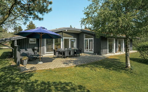Vieno - 2.6Km from the Sea: Bois, Sol, Meubles, Évier, Design Intérieur, Sol, Principaux Appliance, Comptoir, Luminaire Plomberie, Cuisine