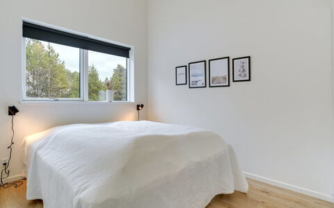 Heidi - 1Km from the Sea: Lit, Chambre, Design Intérieur, Mur, Sol, Sol, Plafond, Bois, Literie, Drap De Lit