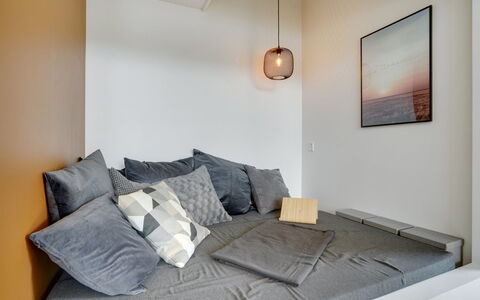 Heidi - 1Km from the Sea: Meubles, Design Intérieur, Mur, Chambre, Lit, Sol, Sol, Pièce, Textile, Linge