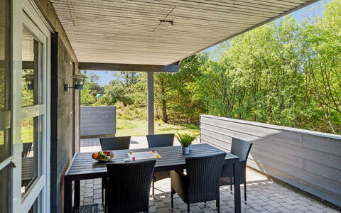 Glenna - 1.8Km from the Sea: Herbe, Maison, Toit, Domicile, Chalet, Arbuste, Lot Terre, Zone Rurale, Ferme, Couverture De Sol