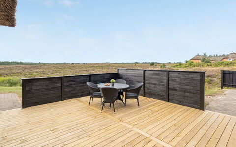 Dietmar - 2.8Km from the Sea: Bois, Parquet, Sol, Sol, Dur, Planche, Plate-Forme, Composite, Tache De Bois, Boardwalk