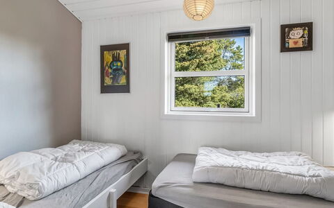 Dietmar - 2.8Km from the Sea: Mur, Chambre, Bois, Lit, Sol, Sol, Design Intérieur, Plafond, Literie, Drap De Lit