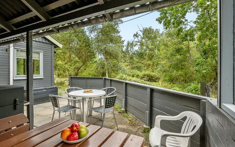 Amala - 2.5Km from the Sea: Meubles, Design Intérieur, Chaise, Sol, Table, Recours, Sol, Plafond, Pièce, Eco Hôtel