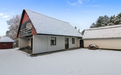 Vendela - 2.5Km from the Sea: Toit, Chalet, Domicile, Ombre, Siding, Ferme, Porche, Structure En Plein Air, Batiments Jardin