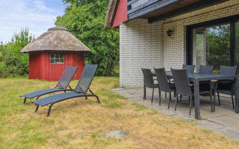 Vendela - 2.5Km from the Sea: Chalet, Ombre, Mobilier De Jardin, Chaise, Jardin, Ferme, Pelouse, Cour, Arrière-Cour, Tache De Bois