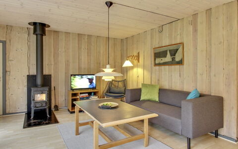 Susett - 300M to the Fjord: Piscine, Ville Resort
