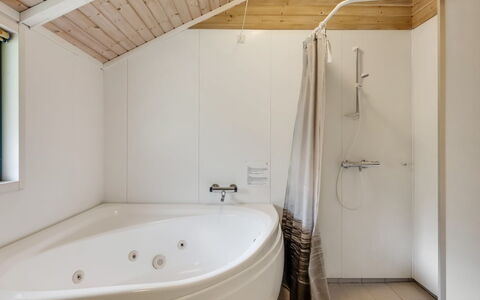 Aamu - 300M to the Fjord: Plafond, Sol, Design Intérieur, Sol, Composite, Meubles, Recours, Hôtel, Conception, Daylighting