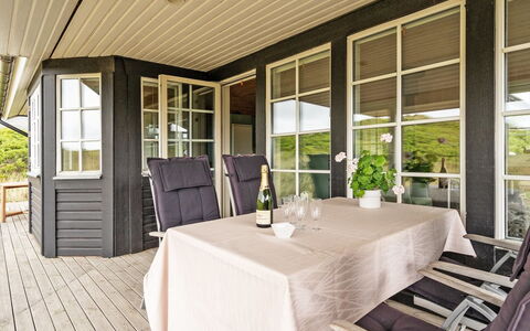 Aise - 75M from the Sea: Toit, Lot Terre, Chalet, Domicile, Zone Rurale, Cabanon, Siding, Batiments Jardin, Cabane En Rondins, Cabane