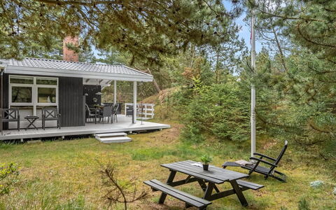 Galathea - 800M from the Sea: Chalet, Porche, Ombre, Batiments Jardin, Cour, Structure En Plein Air, Cabane En Rondins, Cabanon, Dur