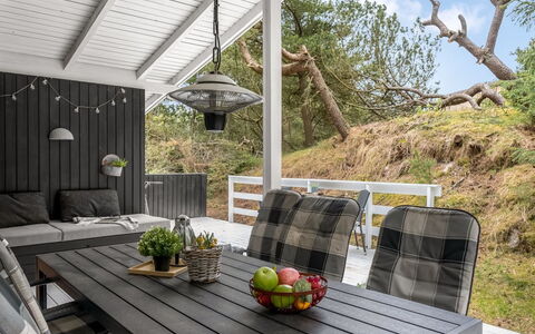 Galathea - 800M from the Sea: Meubles, Bois, Chaise, Table, Mobilier De Jardin, Porche, Sol, Tableau De Plein Air, Table Cuisine Et Salle A Manger, Sol