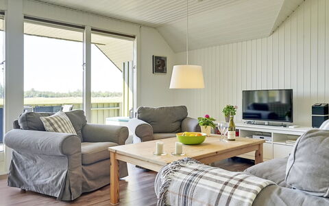Brunon - 1.5Km from the Sea: Meubles, Sol, Bois, Design Intérieur, Plafond, Sol, Canapé, Salon, Chaise, Pièce