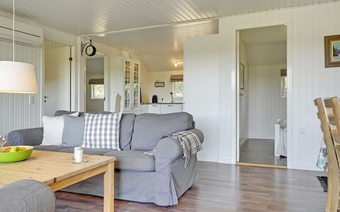 Brunon - 1.5Km from the Sea: Sol, Bois, Meubles, Sol, Plafond, Design Intérieur, Canapé, Parquet, Salon, Domicile