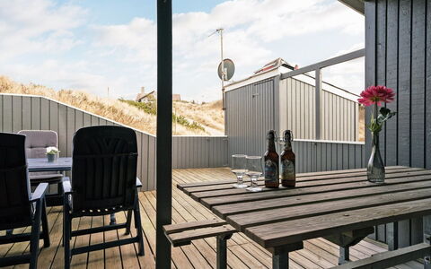 Stojmena - 200M from the Sea: Arbuste, Design Urbain, Couverture De Sol, Brique, Appartement, Biens, Brickwork, Balcon, Aménagement Paysager