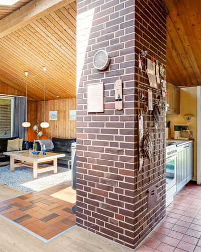 Etti - 1Km from the Sea
