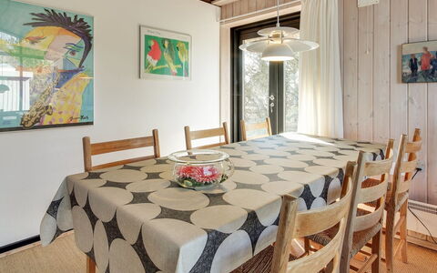 Pisana - 400M from the Sea: Meubles, Design Intérieur, Sol, Bois, Salle À Manger, Chaise, Table, Table Cuisine Et Salle A Manger, Sol, Plafond