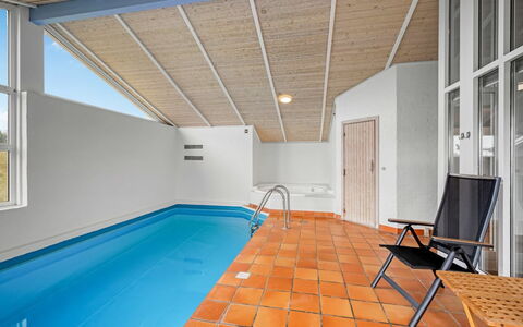 Petkana - 700M from the Sea: Maison, Domicile, Toit, Zone Résidentielle, Chalet, Biens, Ferme, Pelouse, Aménagement Paysager, Siding