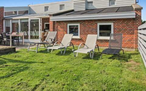 Liska - 1Km from the Sea: Herbe, Maison, Toit, Domicile, Chalet, Arbuste, Lot Terre, Zone Rurale, Ferme, Couverture De Sol
