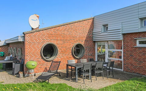 Liska - 1Km from the Sea: Herbe, Maison, Toit, Domicile, Chalet, Arbuste, Lot Terre, Zone Rurale, Ferme, Couverture De Sol