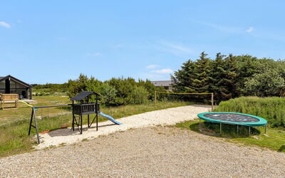 Janita - 800M from the Sea