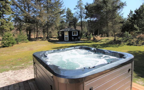 Terne - 1.2Km from the Sea: Chalet, Cabanon, Cabane, Ferme, Prairie, Cabane, Grange, Cabane En Rondins, Batiments Jardin
