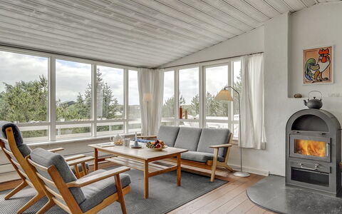 Taimi - 200M from the Sea: Meubles, Design Intérieur, Sol, Sol, Canapé, Bois, Chaise, Plafond, Salon, Table