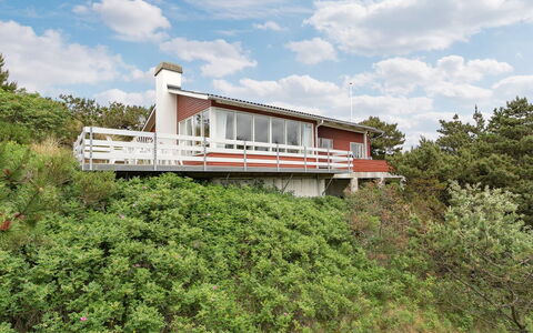 Taimi - 200M from the Sea: Arbuste, Domicile, Communauté Des Plantes, Porche, Chalet, Biens, Balcon, Ferme, Aménagement Paysager