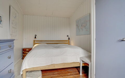 Taimi - 200M from the Sea: Lit, Chambre, Sol, Sol, Bois, Drap De Lit, Literie, Design Intérieur, Plafond, Meubles