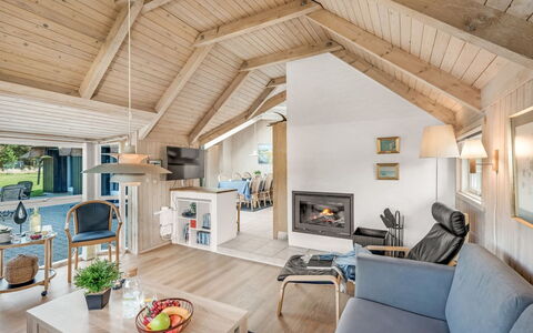 Hothbrod - 1.2Km from the Sea: Arbuste, Design Urbain, Couverture De Sol, Brique, Appartement, Biens, Brickwork, Balcon, Aménagement Paysager