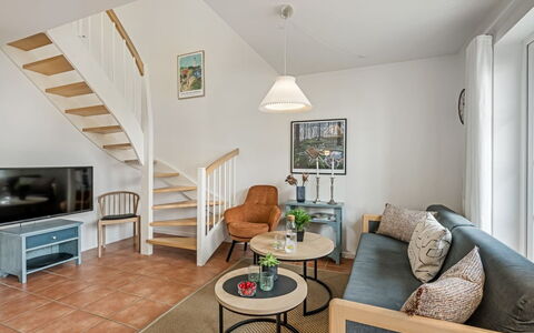 Sote - 1.2Km from the Sea: Herbe, Maison, Toit, Chalet, Domicile, Arbuste, Ferme, Lot Terre, Zone Rurale