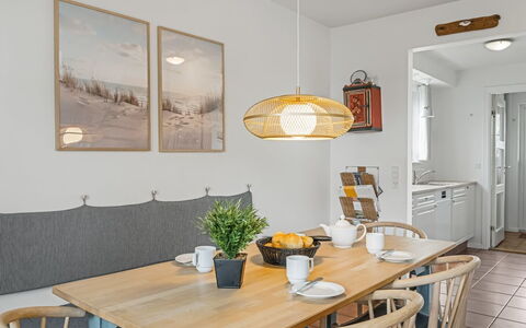 Sote - 1.2Km from the Sea: Herbe, Maison, Toit, Chalet, Domicile, Arbuste, Ferme, Lot Terre, Zone Rurale