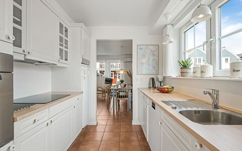 Sote - 1.2Km from the Sea: Herbe, Maison, Toit, Chalet, Domicile, Arbuste, Ferme, Lot Terre, Zone Rurale